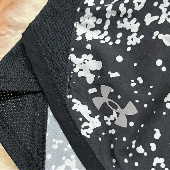 Under Armour Black and White Splatter Print Running Shorts XS - Picture 2 of 4